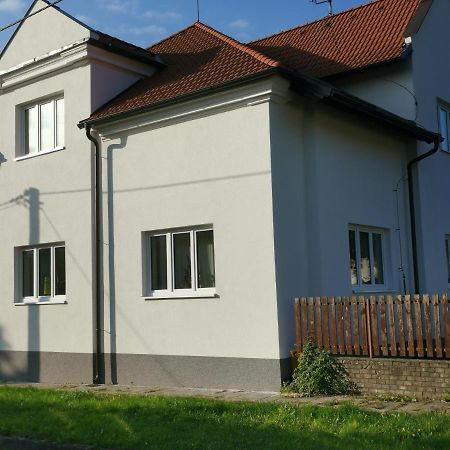 Apartmany Za Sakurou Hodonín Екстериор снимка