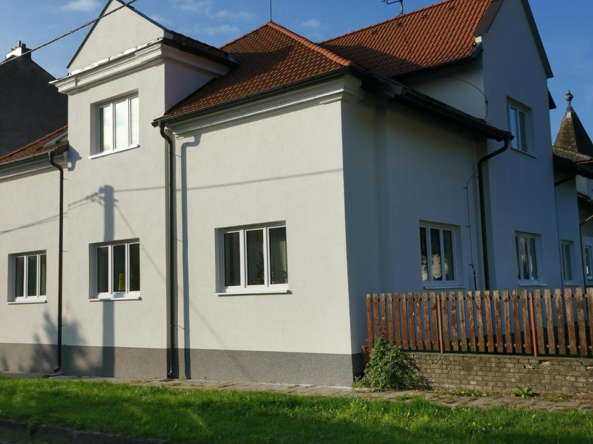 Apartmany Za Sakurou Hodonín Екстериор снимка